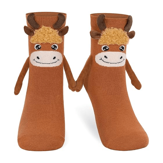Women’s Magnetic Holding Hands Cow Socks2